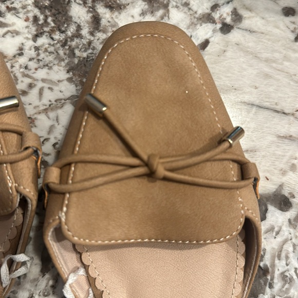 Isaac mizrahi suede tan flats - Picture 4 of 4